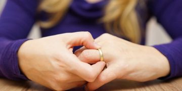 Esine bu sozleri soyleyen yandi 2Oa