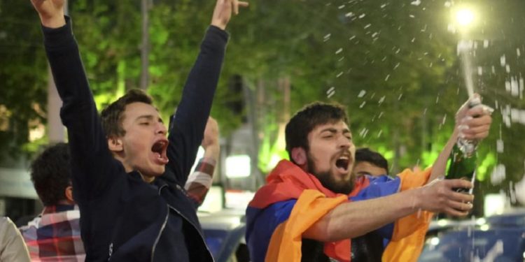 E4445EDE E618 4874 91E2 4583FE824CC4 cx0 cy5 cw93 w1023 r1 s