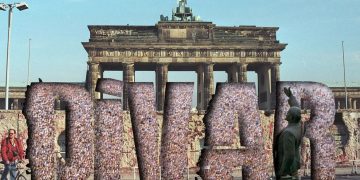 Berlin divarının dağıdılmasının 30 illiyi