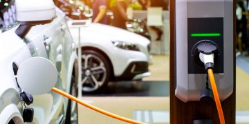 Zariadka i zariadnie stancii electromobili