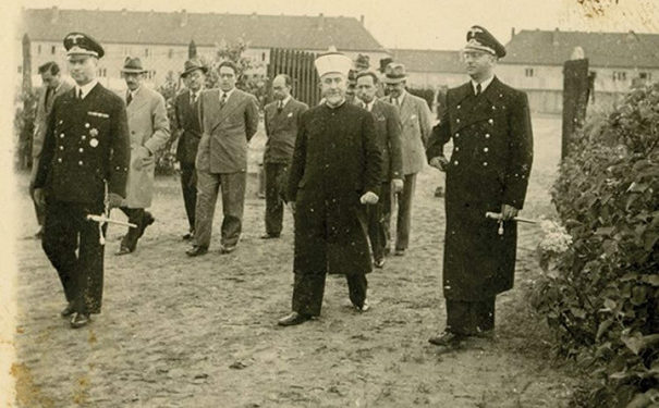 əsir düşərgəsində