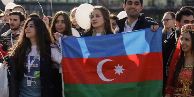 Azerbaijan YEAs news EC in Brussels group e1617542136638